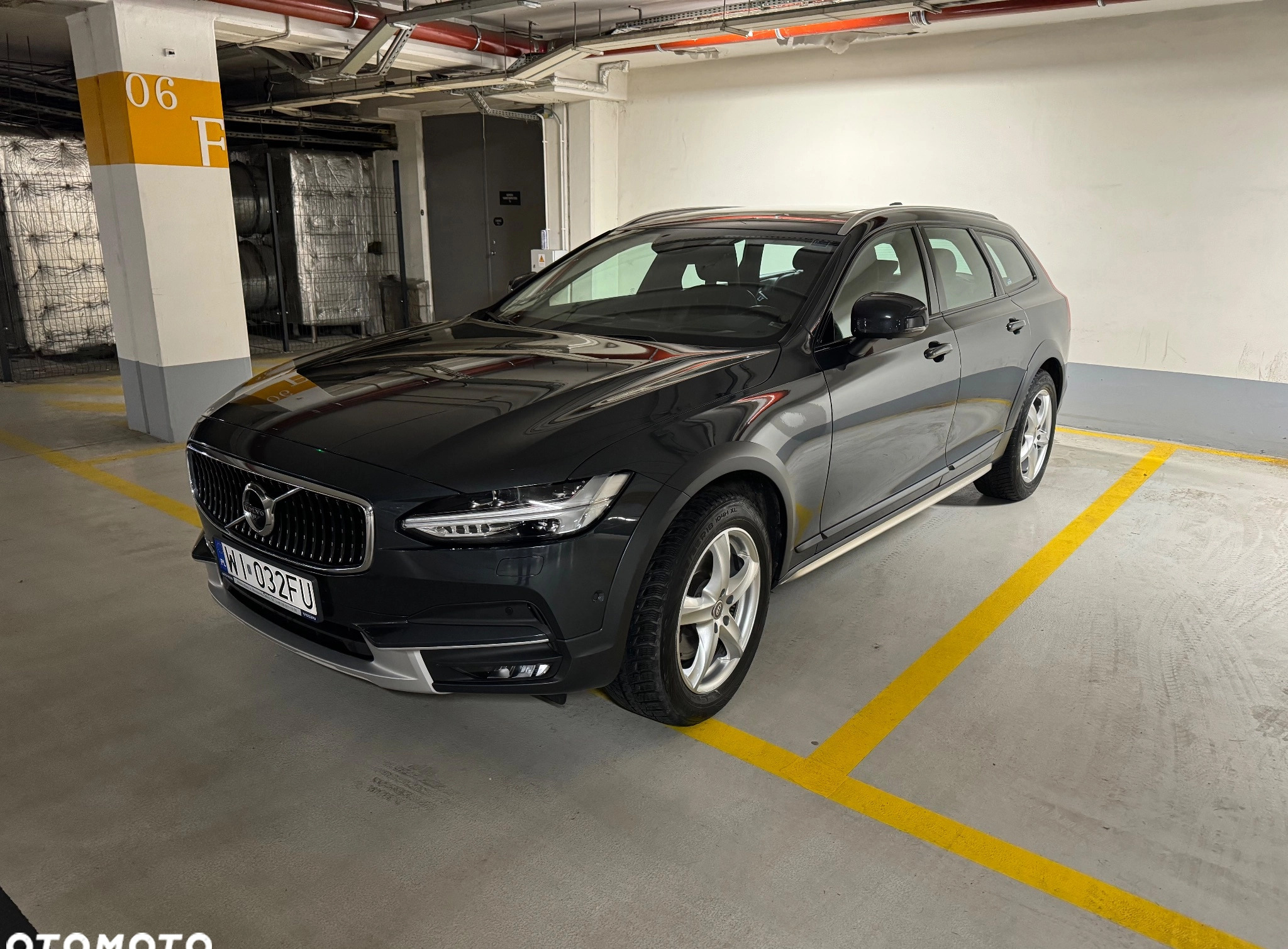 Volvo V90 Cross Country cena 129000 przebieg: 154500, rok produkcji 2017 z Warszawa małe 154
